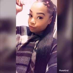 Meet your Posher, Larissa